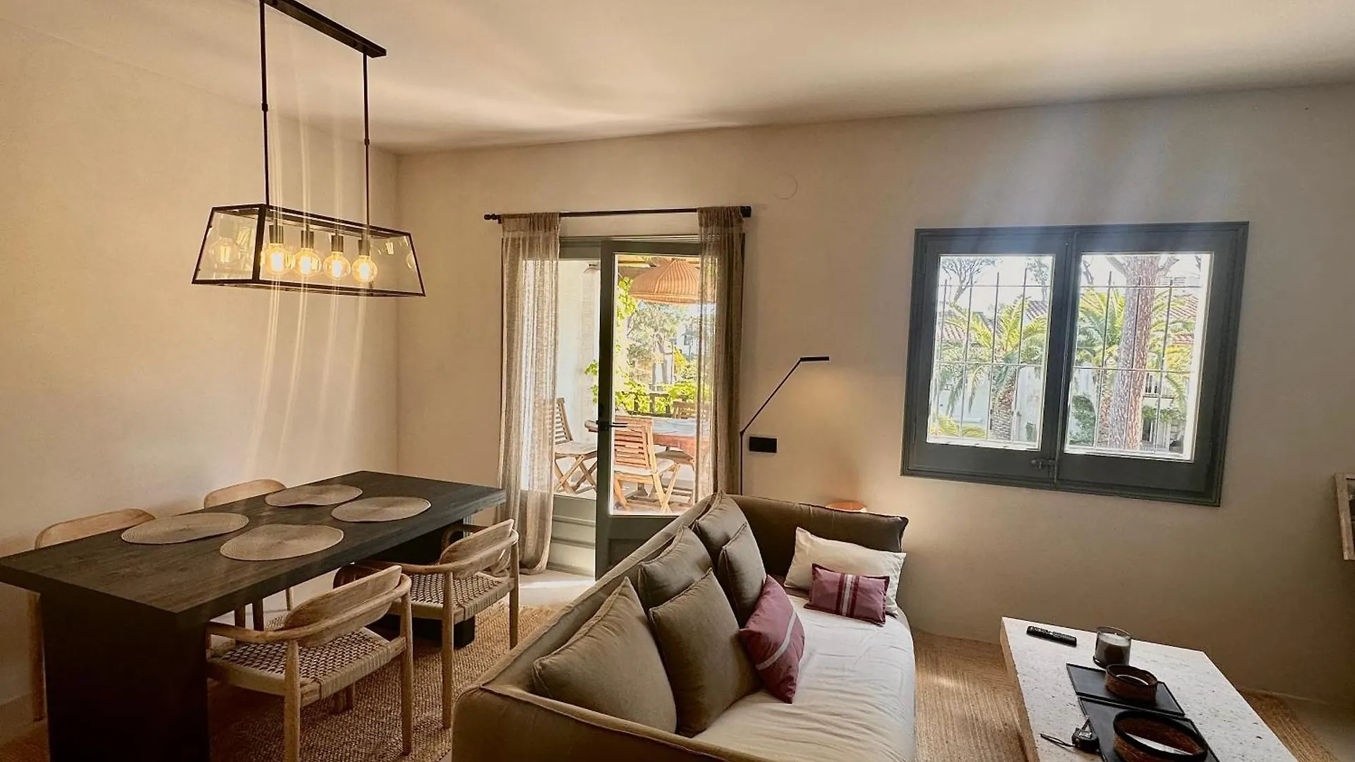 Prázdninový dům Villa Blanca 13 - Recien Renovada Casa Con Jardin Y Piscina Comunitaria Pals