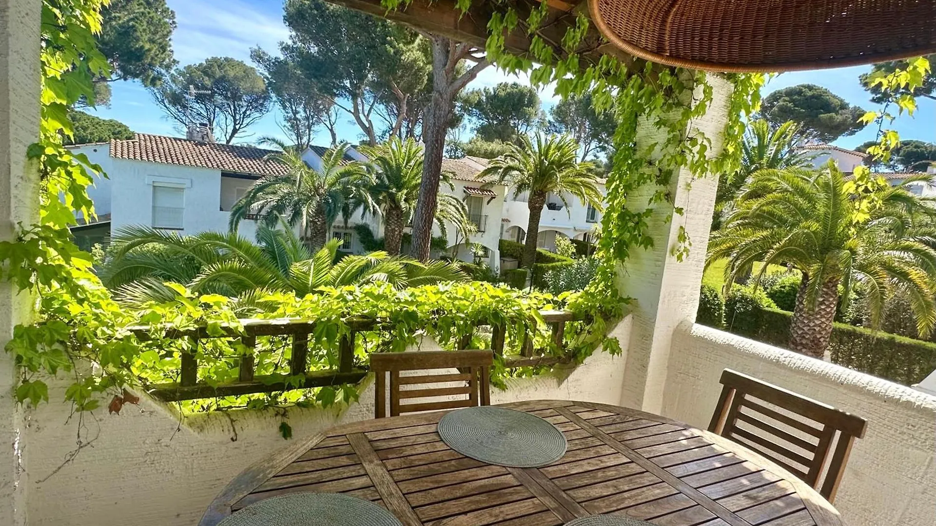 Prázdninový dům Villa Blanca 13 - Recien Renovada Casa Con Jardin Y Piscina Comunitaria Pals